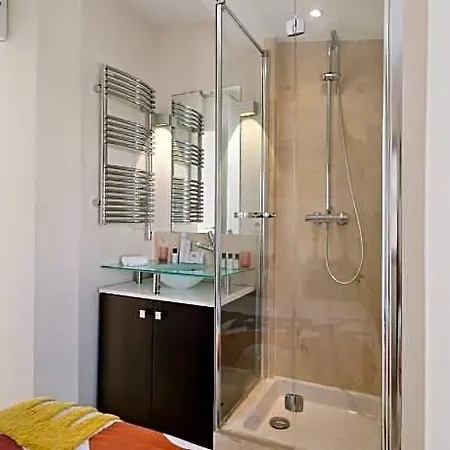 Hotel Charming - 1br- 2*